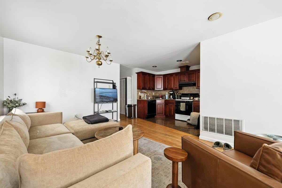 207 New York Ave #1 - Photo 5 of 21