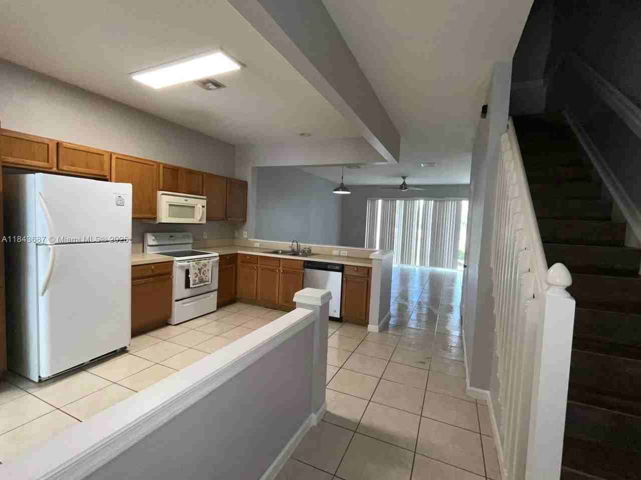 1093 Woodfield Rd #1093 - Photo 2 of 18