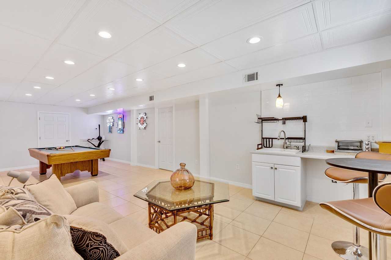 Albatross Rd - Photo 7 of 12