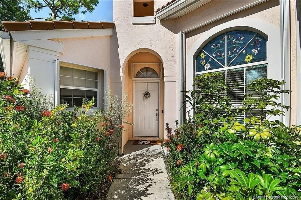 2053 Sw Olympic Club Ter - Photo 2 of 36