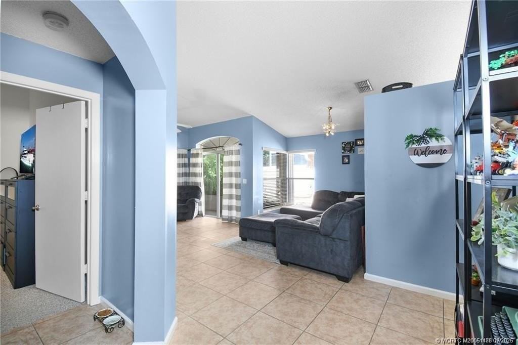 2053 Sw Olympic Club Ter - Photo 3 of 36