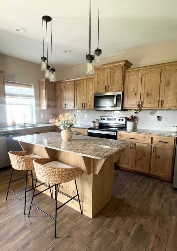 15410 Anna Ln - Photo 3 of 5