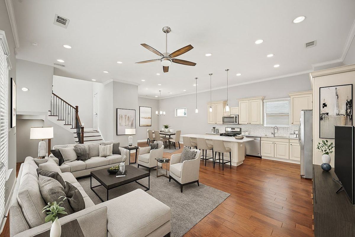 919 W 17th St ##B - Photo 3 of 3