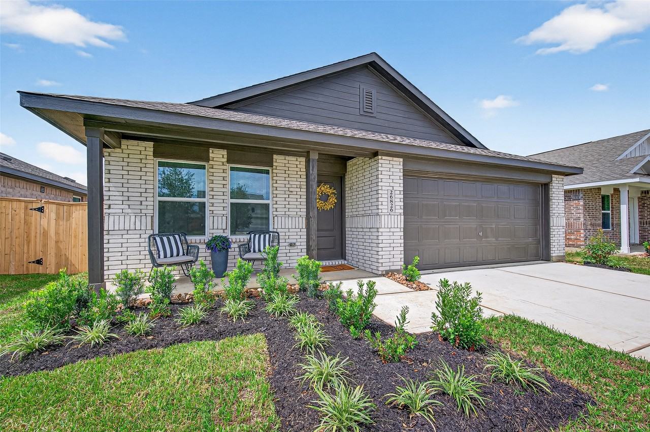 26826 Zebra Grass Dr - Photo 4 of 49