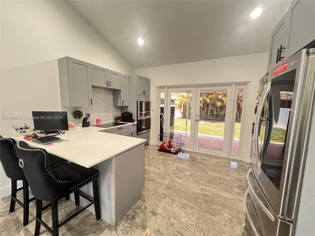 3655 Nw 14th St - Photo 5 of 16