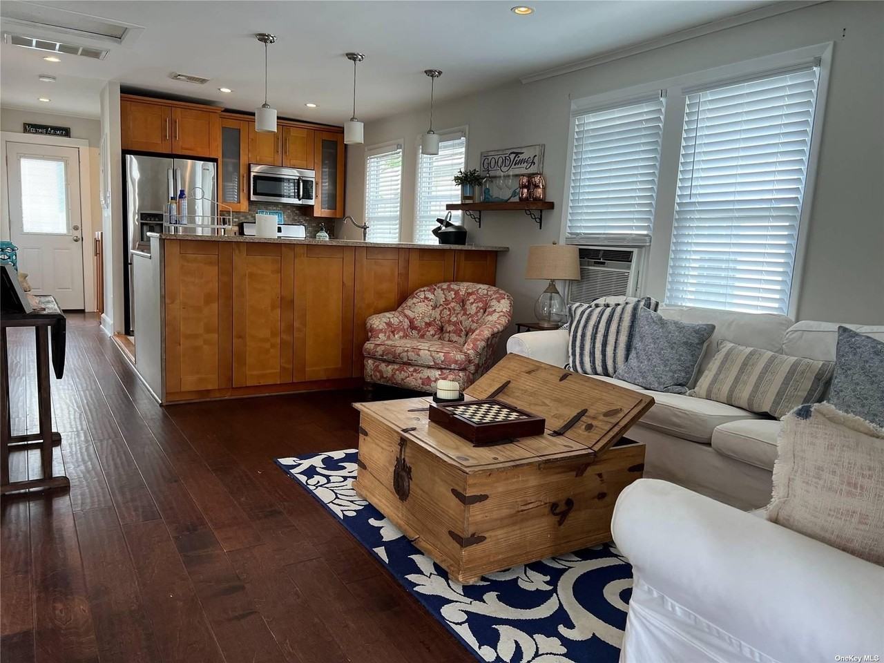 29 Wisconsin St - Photo 4 of 12