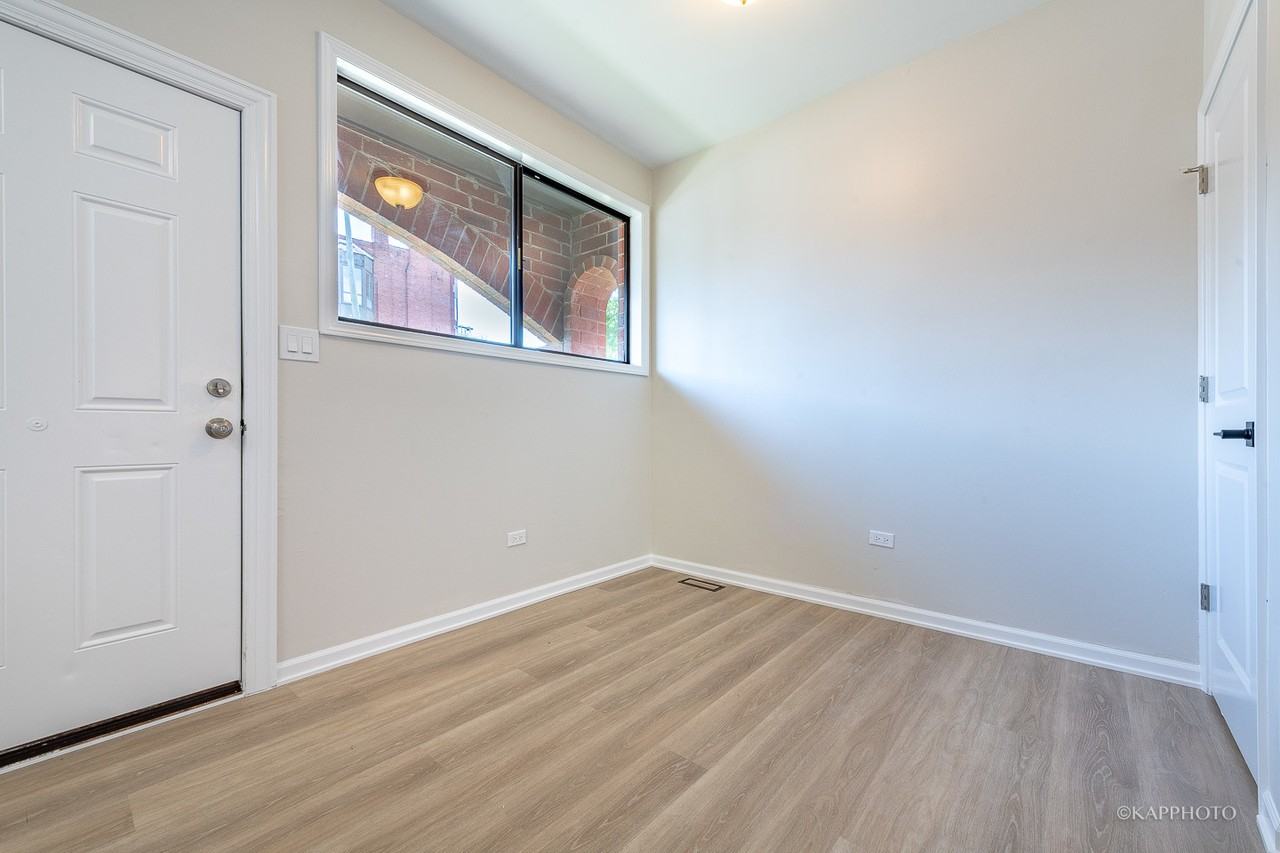 901 S Racine Ave ##C - Photo 3 of 38