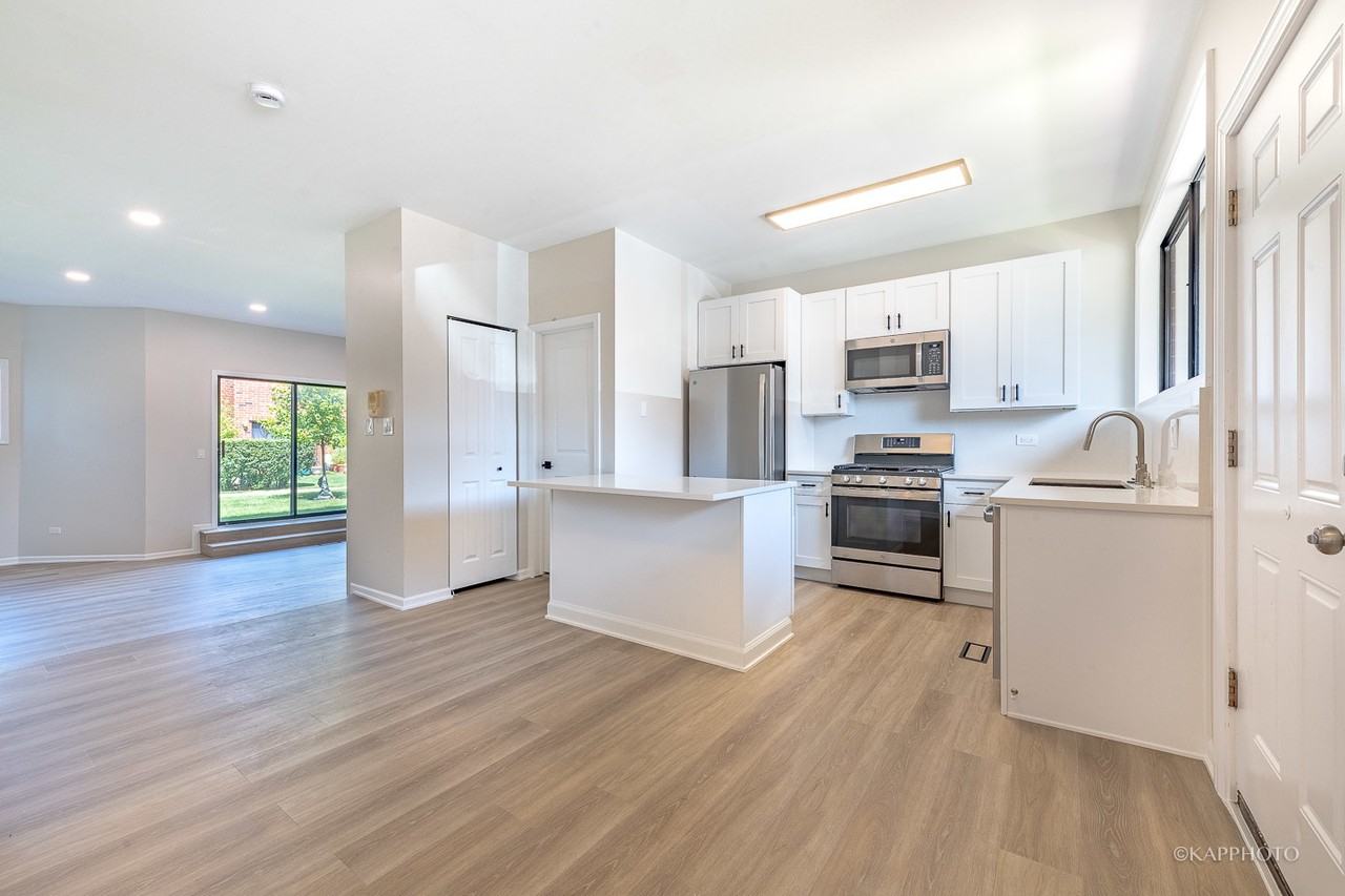 901 S Racine Ave ##C - Photo 5 of 38