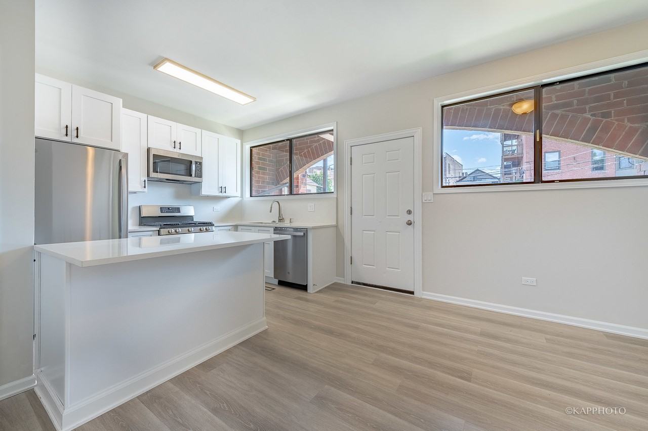 901 S Racine Ave ##C - Photo 6 of 38