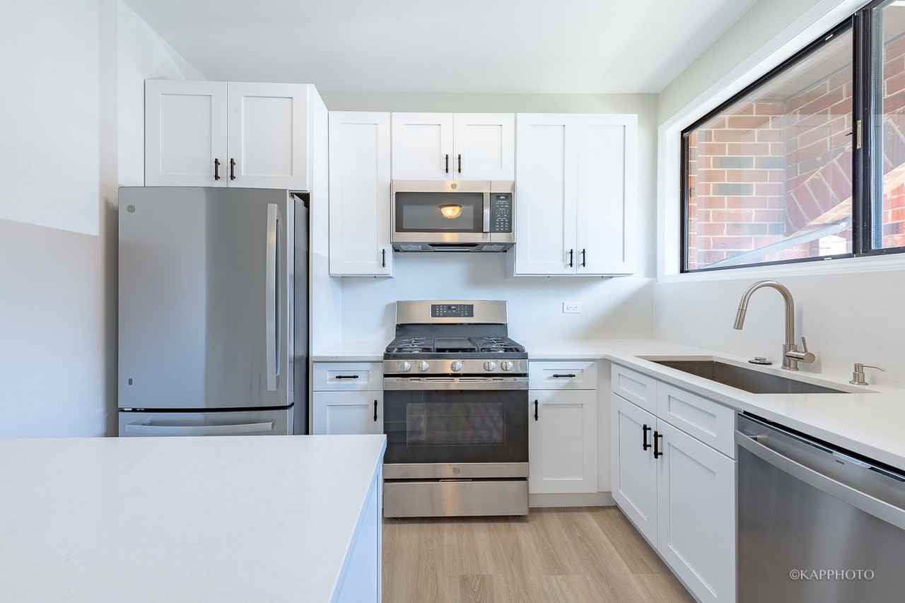 901 S Racine Ave ##C - Photo 7 of 38