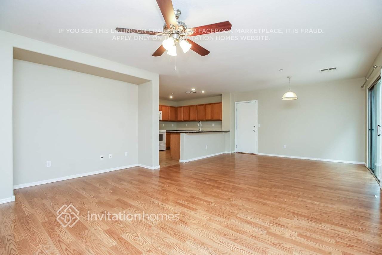3839 E Kent Ave - Photo 5 of 18