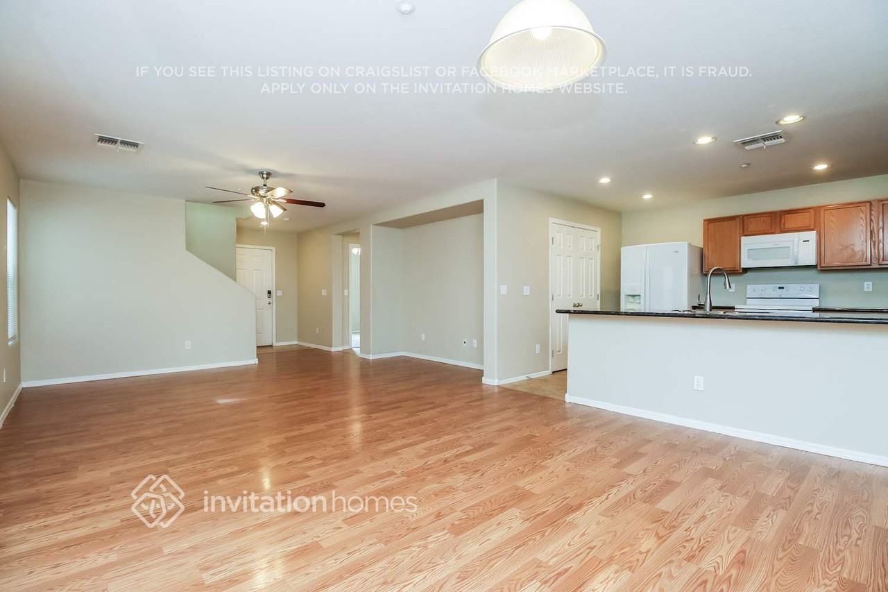 3839 E Kent Ave - Photo 6 of 18