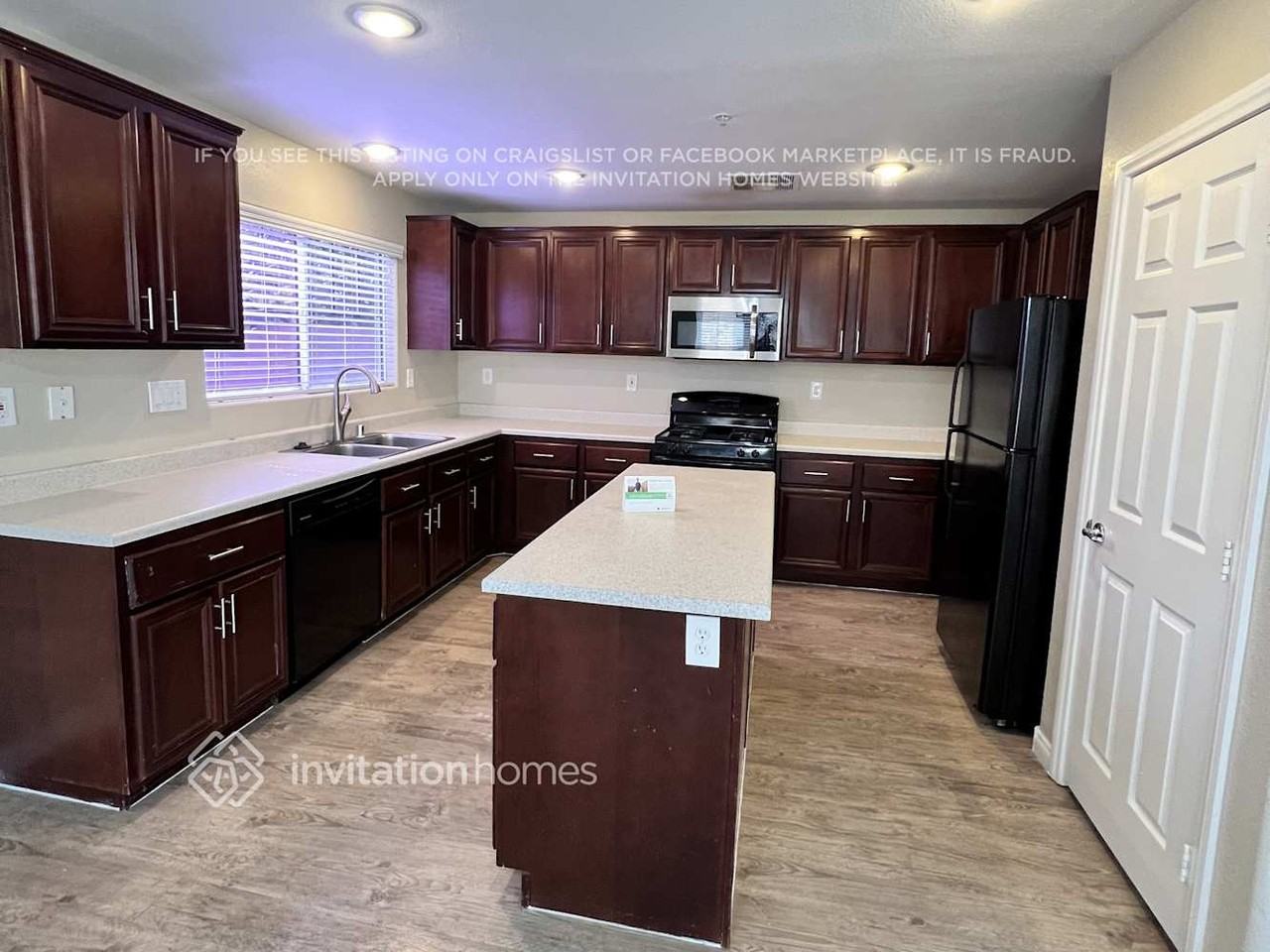 644 Desert Passage St - Photo 6 of 23