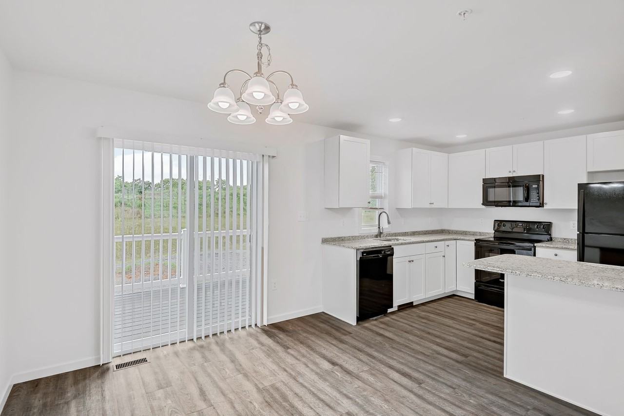 383 Sruthi Dr - Photo 2 of 12
