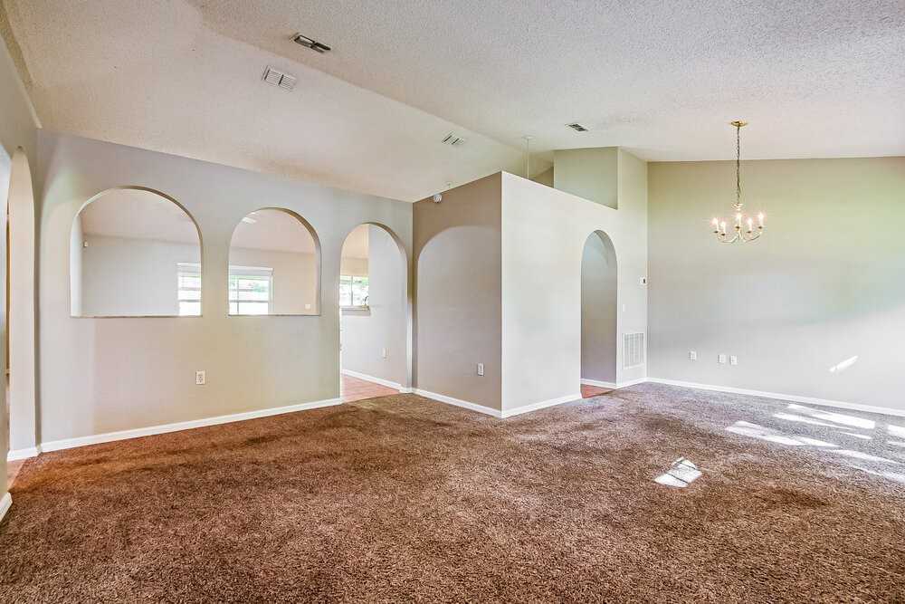 1324 Montheath Cir - Photo 3 of 16