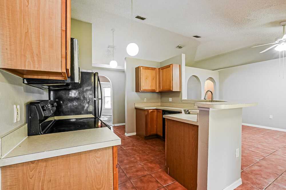 1324 Montheath Cir - Photo 6 of 16