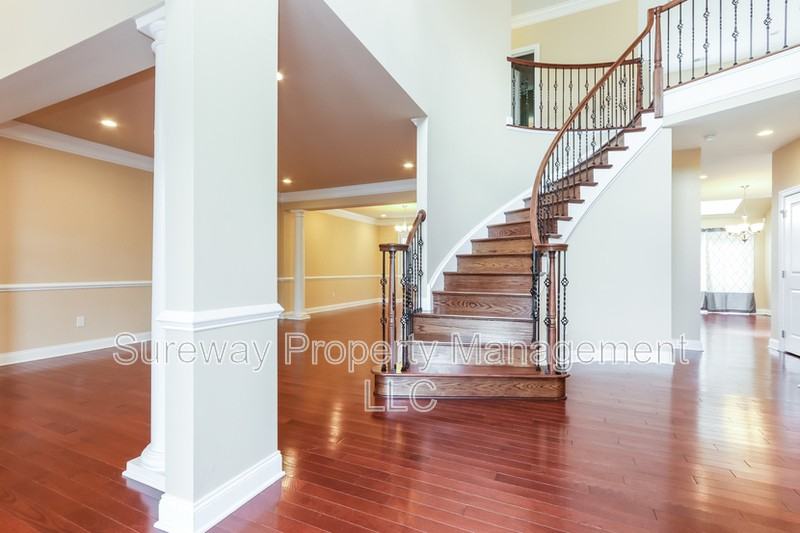 17 Greylynne Dr - Photo 5 of 29