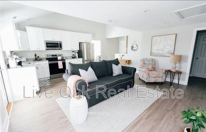 402 33rd St - Photo 2 of 10