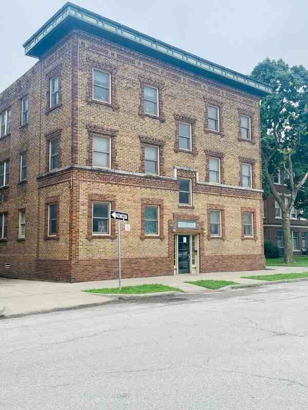 701 W Maple Ave #2D - Photo 3 of 6