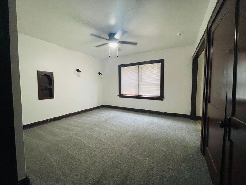 701 W Maple Ave #2D - Photo 4 of 6