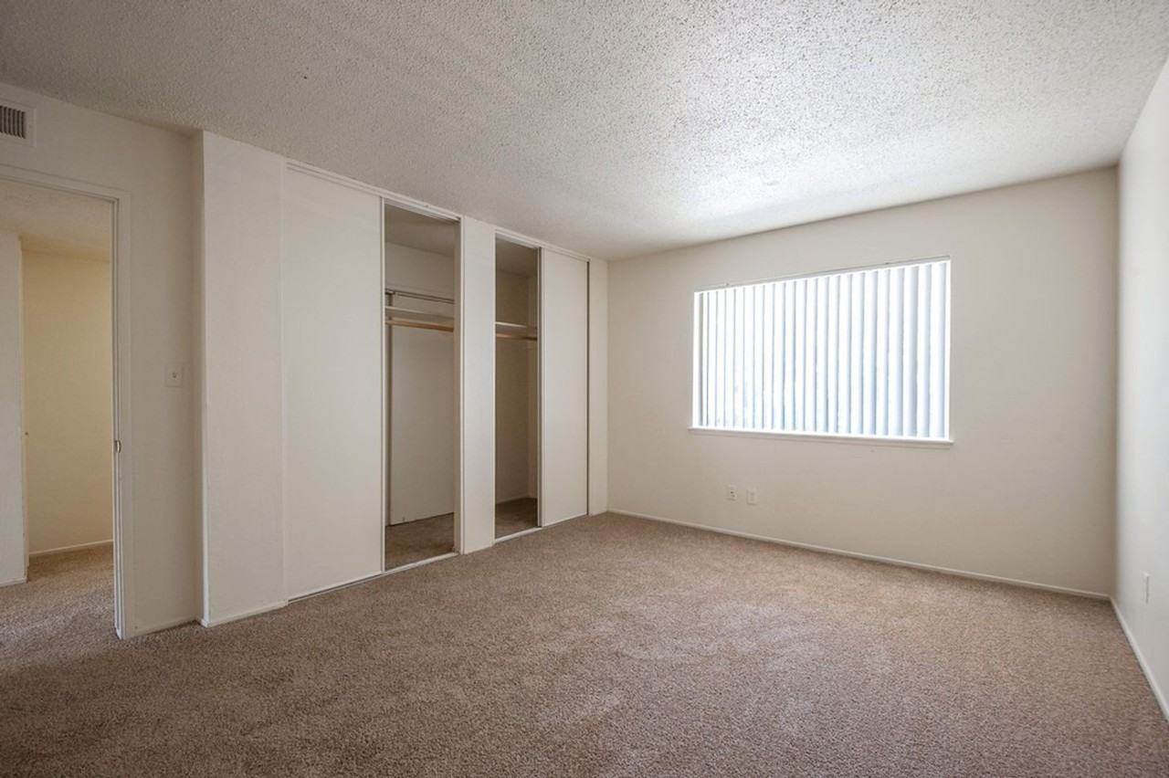 Spartan Oaks Apartments - Photo 3 of 8