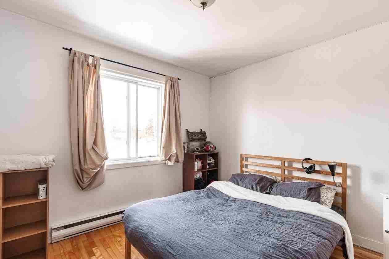 260 Avenue Michaud - Photo 3 of 11