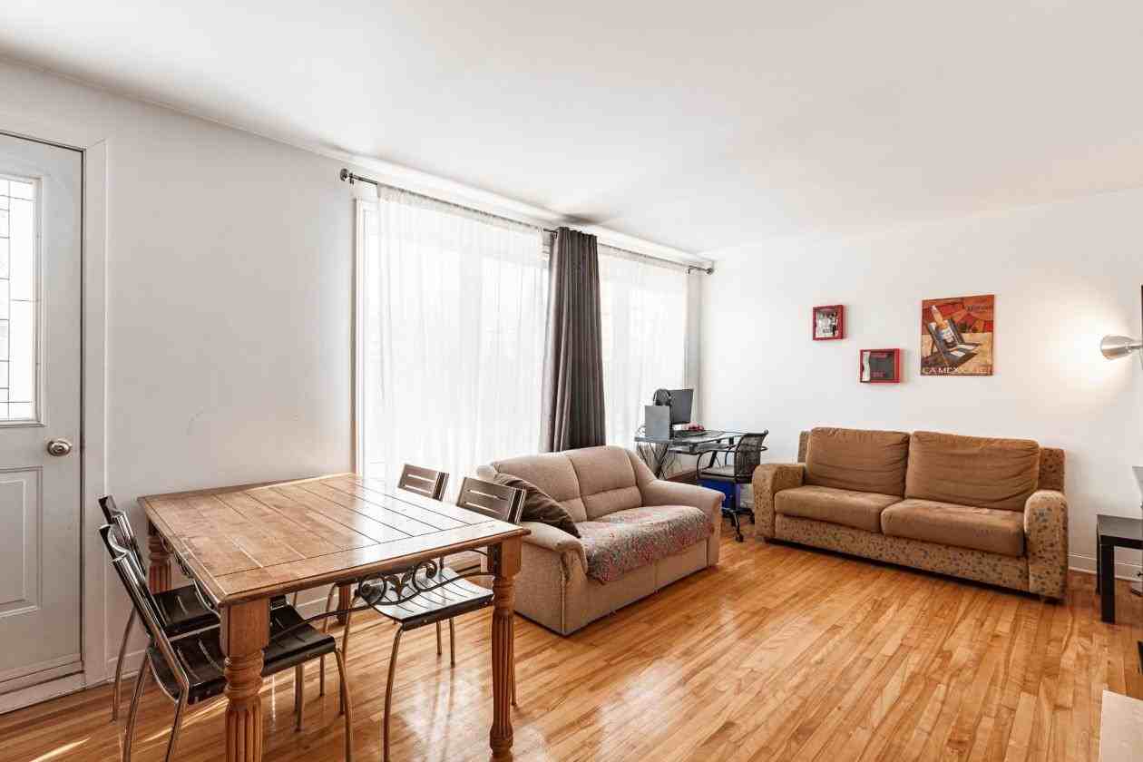 260 Avenue Michaud - Photo 2 of 11