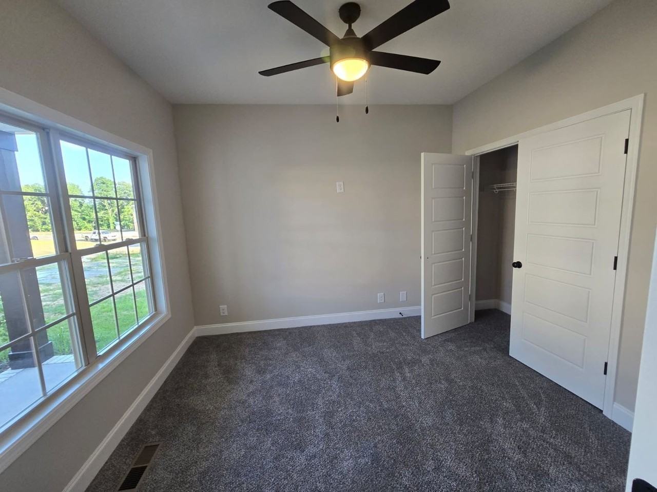 510 N Halifax Ct - Photo 2 of 22