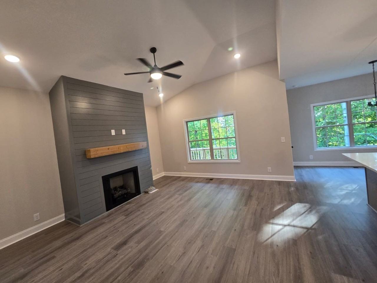 510 N Halifax Ct - Photo 3 of 22