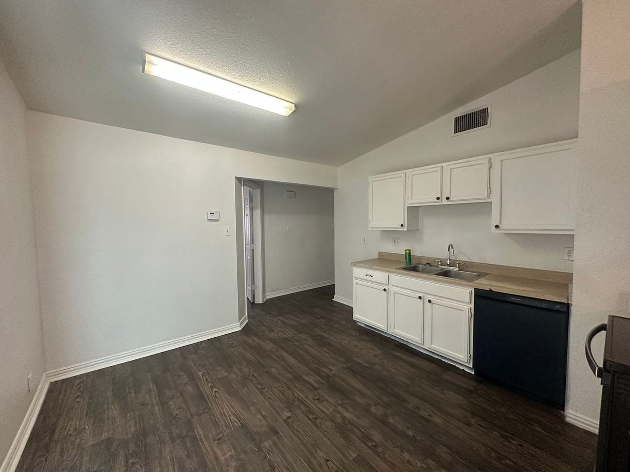 4001 Colonial Sun Dr - Photo 5 of 13