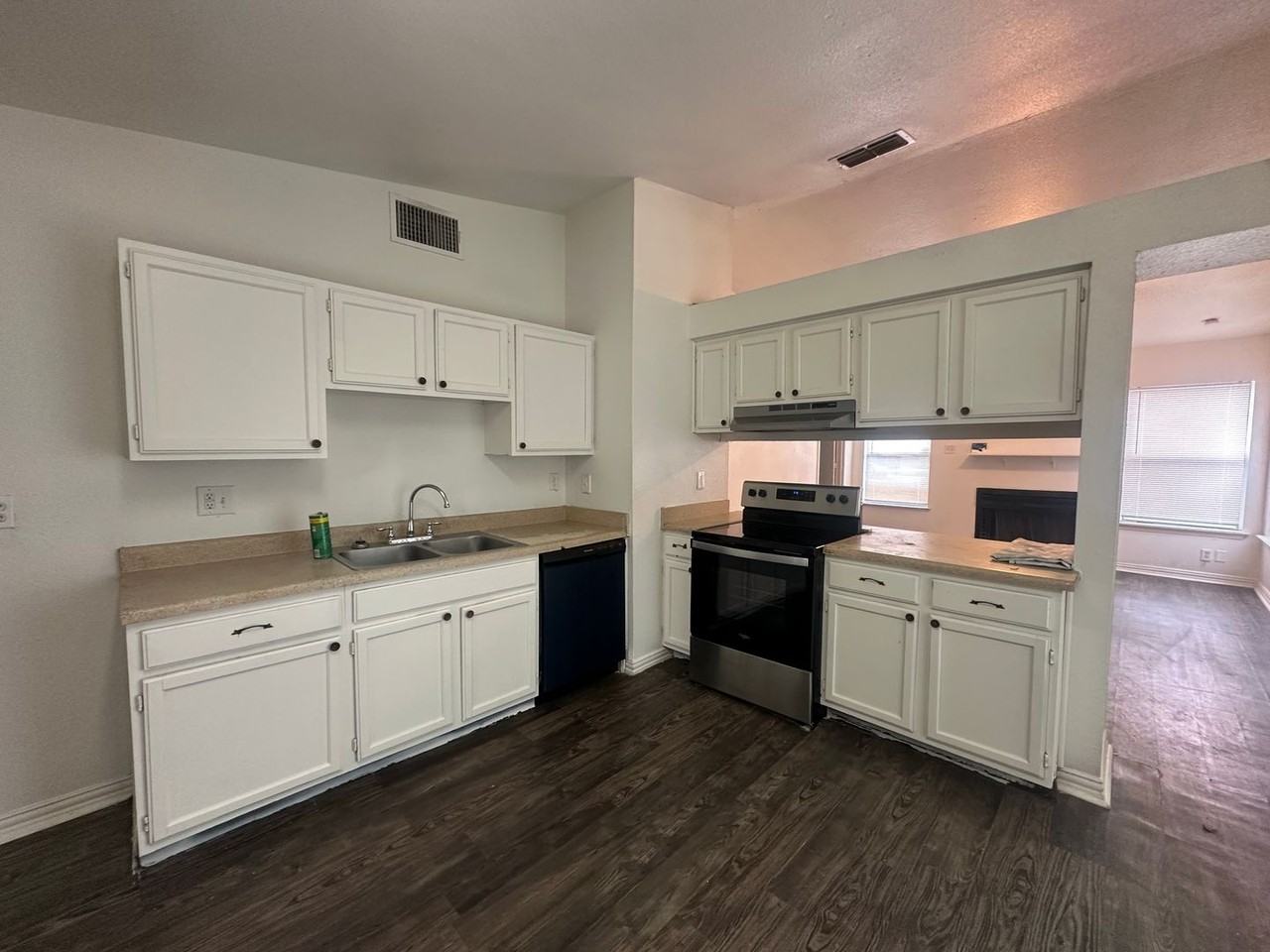 4001 Colonial Sun Dr - Photo 6 of 13