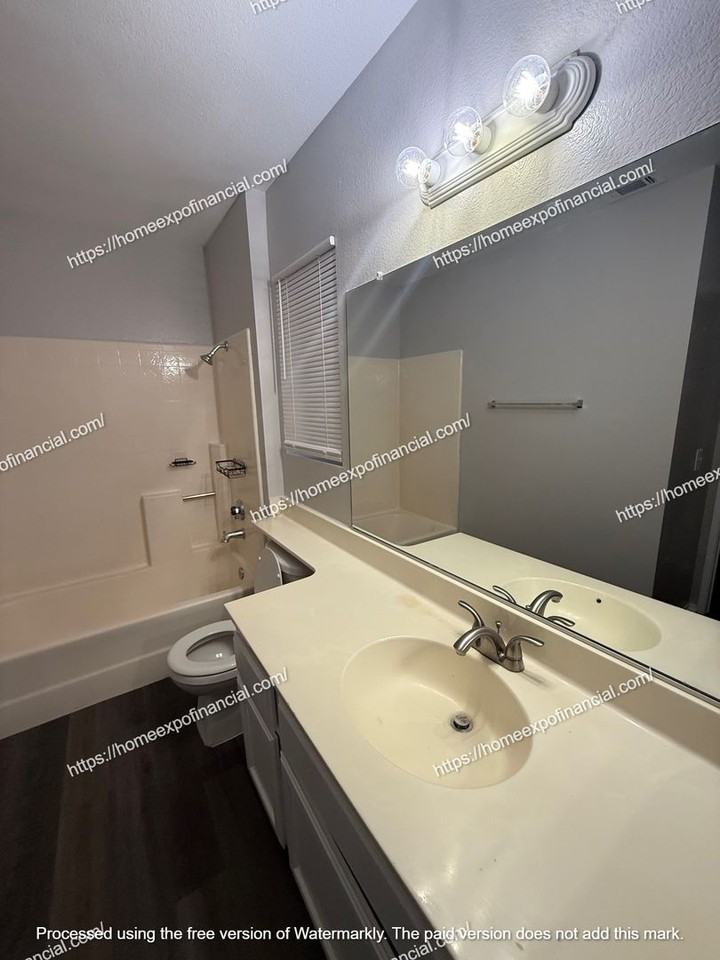 24612 Freeport Dr - Photo 2 of 40