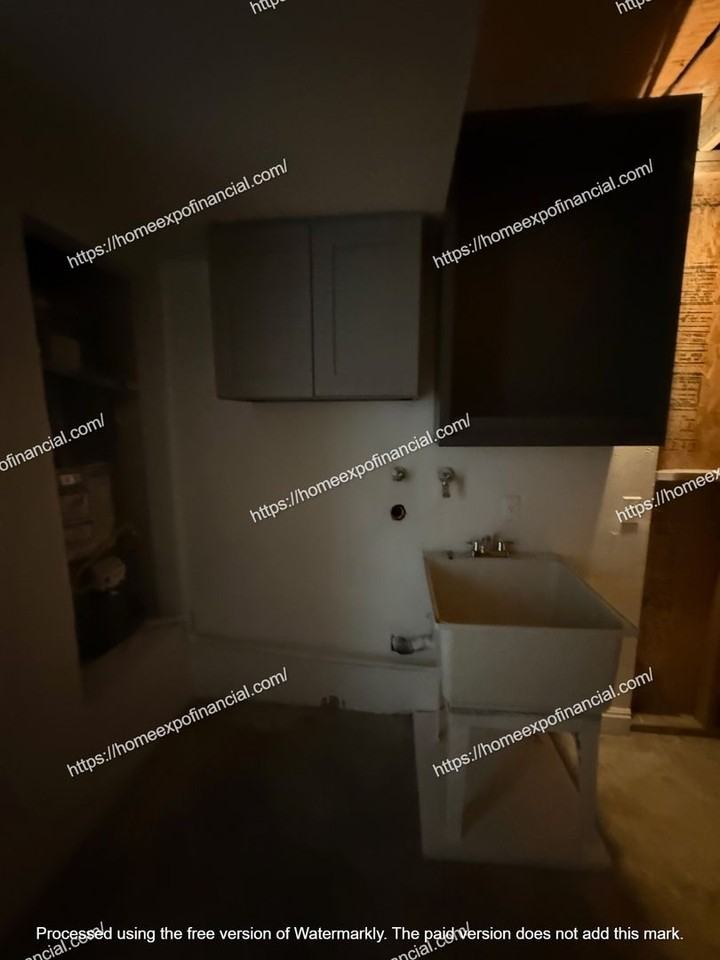 24612 Freeport Dr - Photo 4 of 40