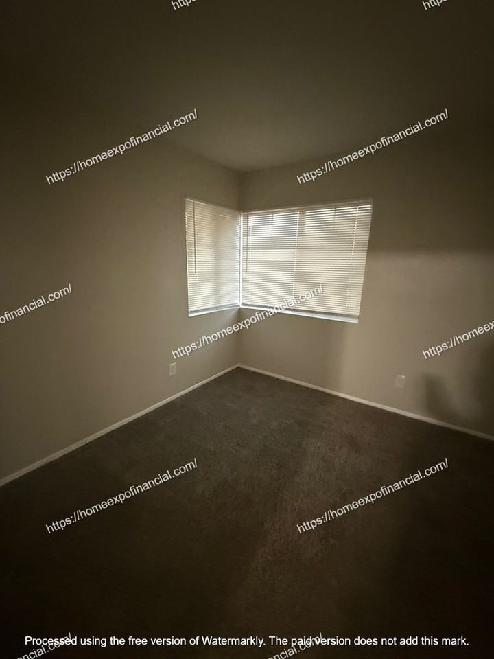 24612 Freeport Dr - Photo 7 of 40