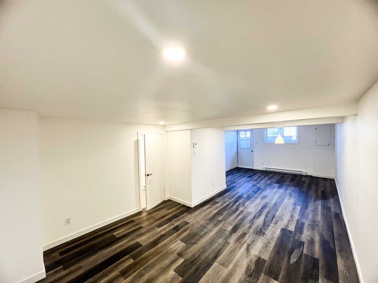 318 Rue Sheppard #B - Photo 2 of 10