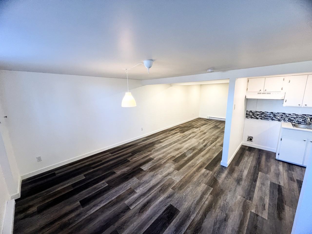 318 Rue Sheppard #B - Photo 3 of 10