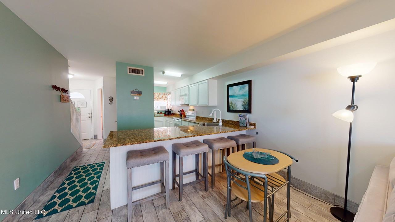 1664 Beach Blvd - Photo 2 of 16