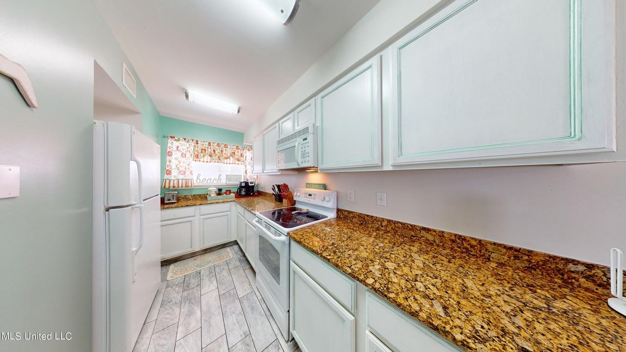 1664 Beach Blvd - Photo 3 of 16