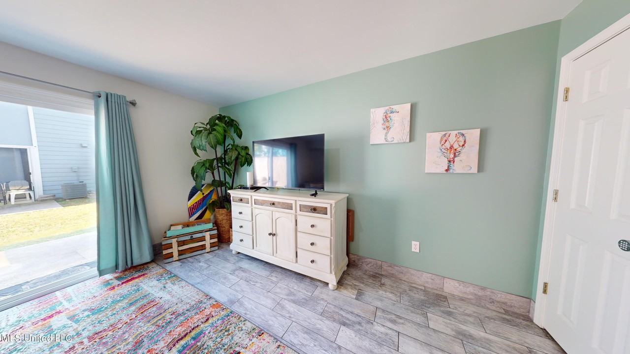 1664 Beach Blvd - Photo 6 of 16