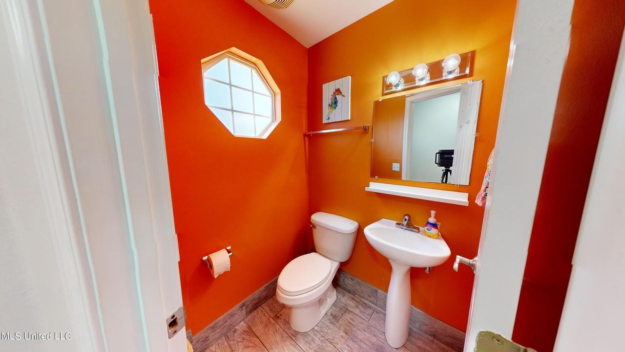 1664 Beach Blvd - Photo 7 of 16