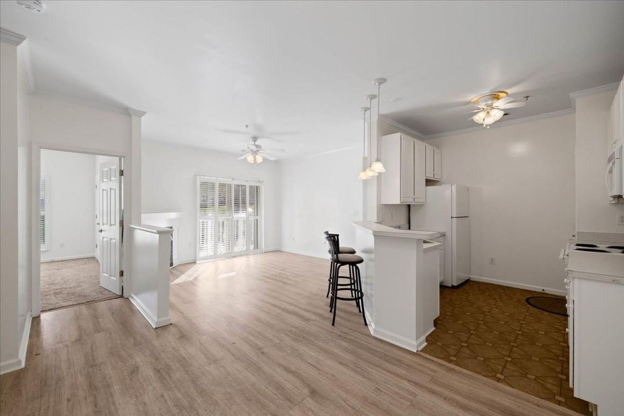 305 N Knollwood Dr - Photo 3 of 21