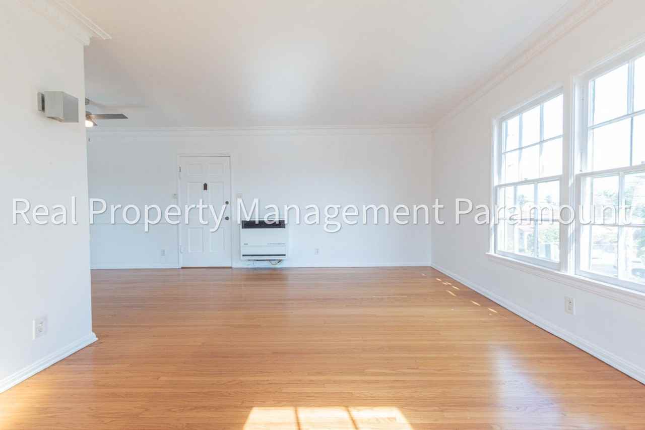 5823 Saturn St - Photo 4 of 25