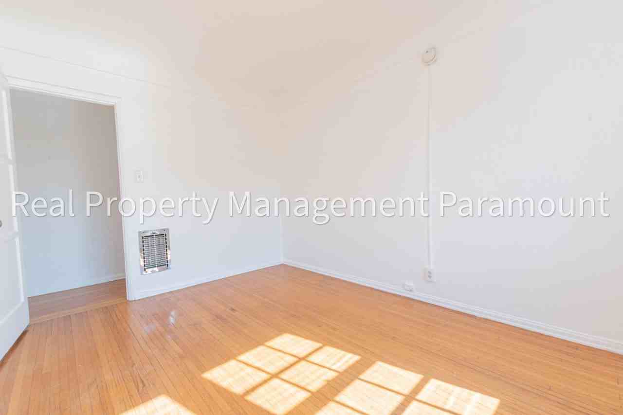 5823 Saturn St - Photo 7 of 25