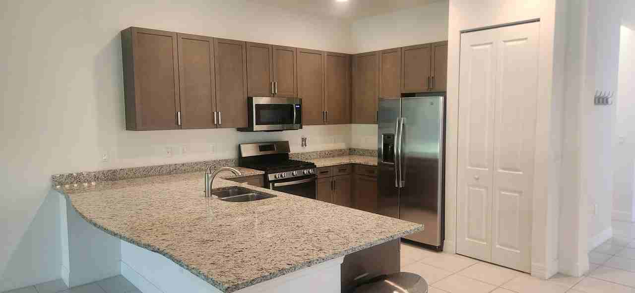 4486 Crimson Ave - Photo 3 of 15