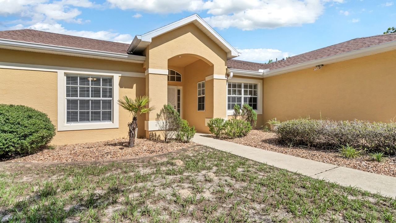 14244 Mulkerin Dr - Photo 3 of 37