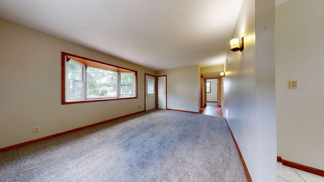 222 Malone Rd - Photo 2 of 11