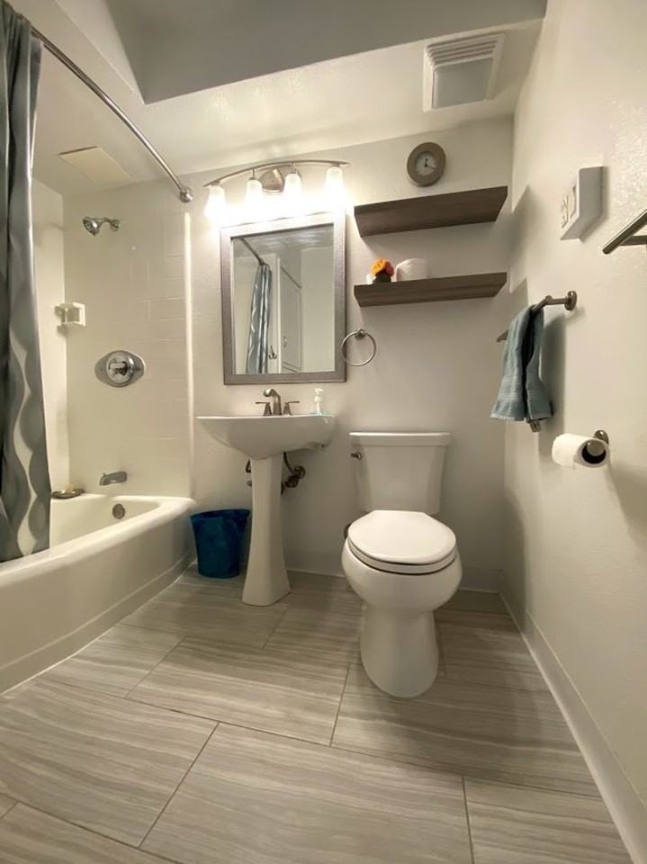 1423 Emerson St #212 - Photo 7 of 15