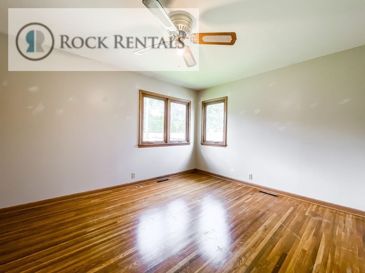 518 E 23rd Ave - Photo 5 of 18
