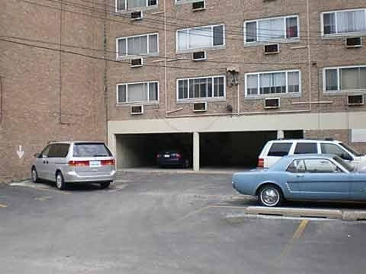 5900 N. Sheridan Rd. - Photo 3 of 5