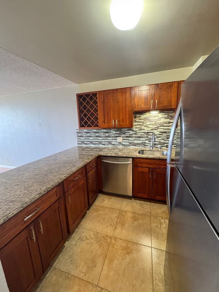 55 S Kukui St - Photo 2 of 18